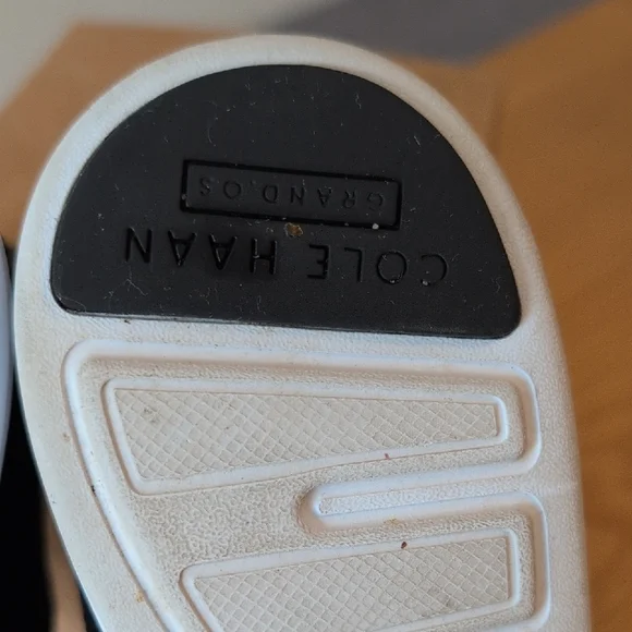 Cole Haan Women's Black Knit Oxfords 8.5 - Picture 4 of 10